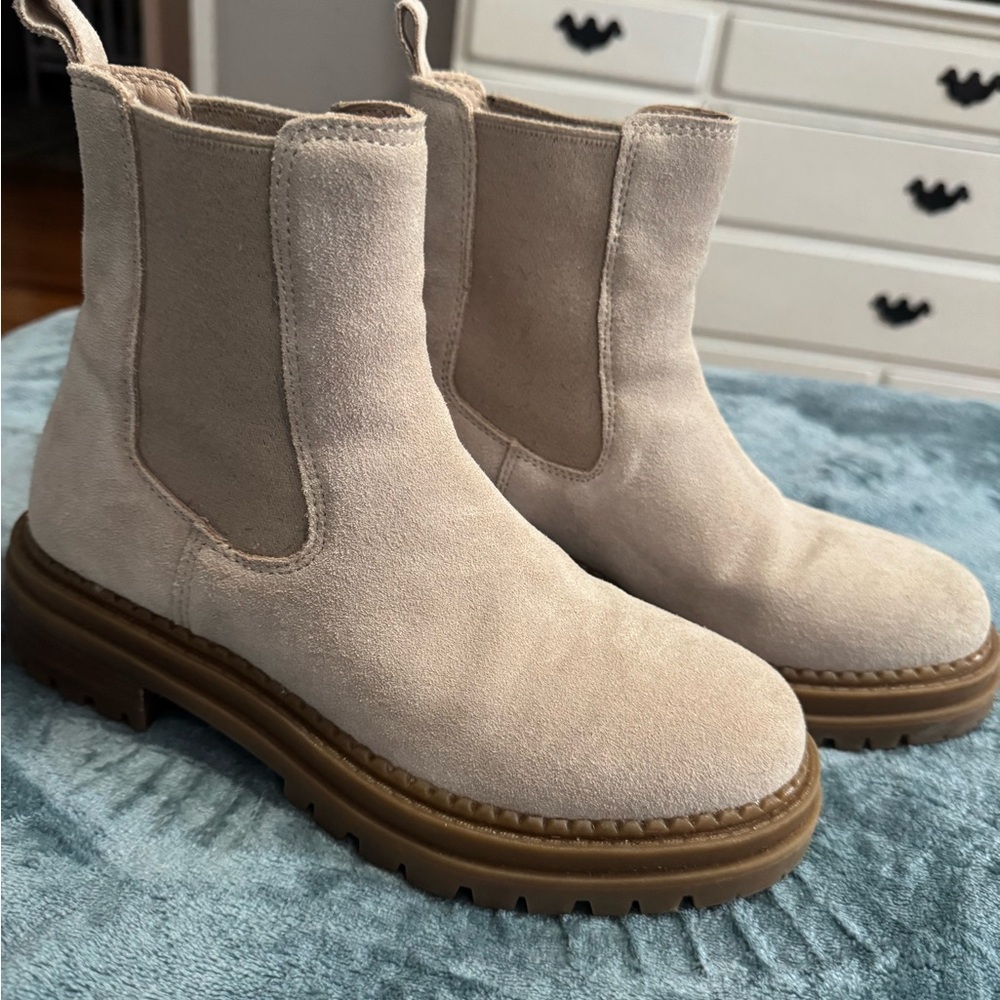 Women’s Steve Madden Chelsy boot size 6.5